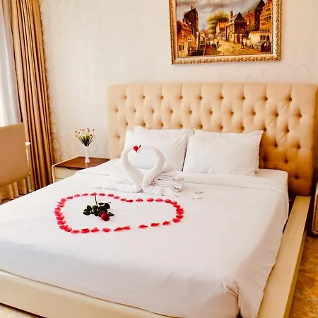 Golden Hotel & Apartment